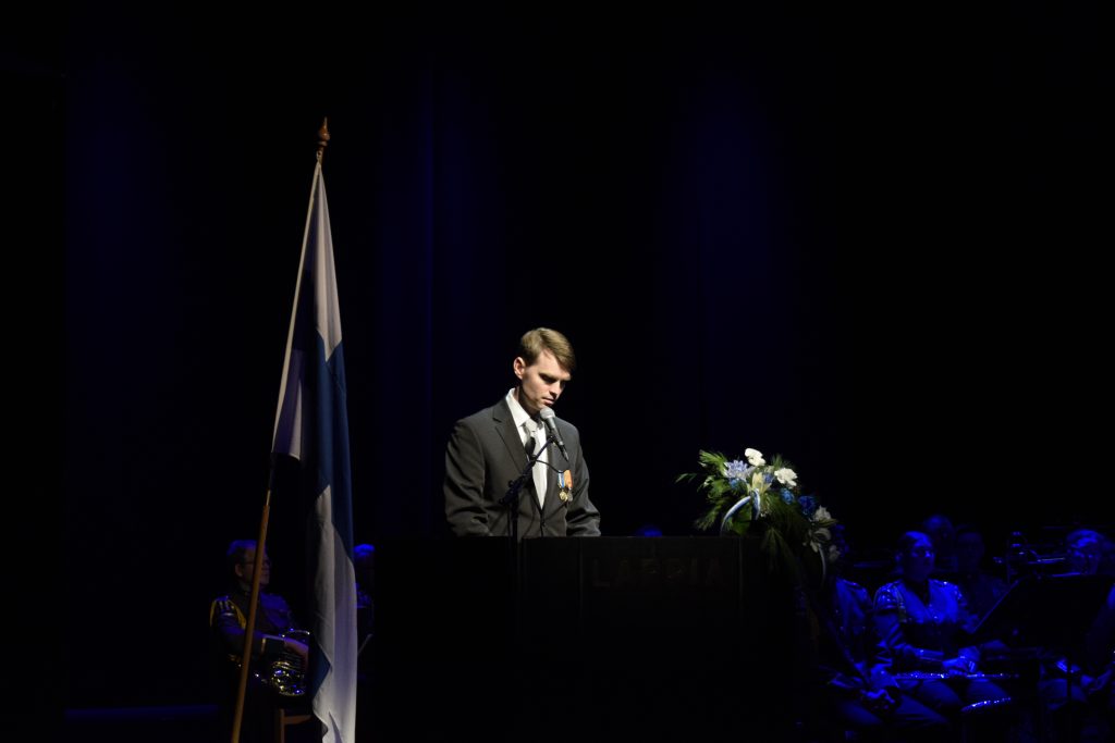 Kaupunginvaltuuston puheenjohtaja Heikki Autto esitti tervetuliassanat juhlaan.